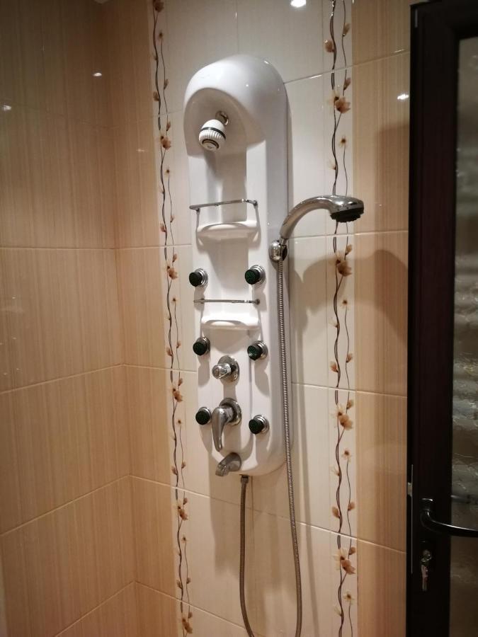 Sunny Downtown Apartment For 4 소피아 외부 사진