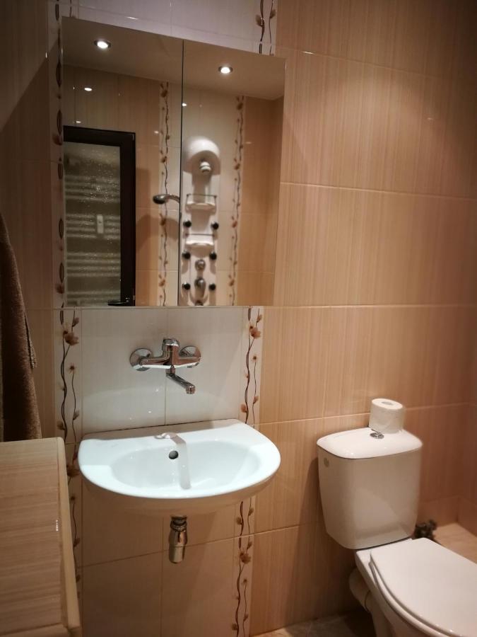 Sunny Downtown Apartment For 4 소피아 외부 사진